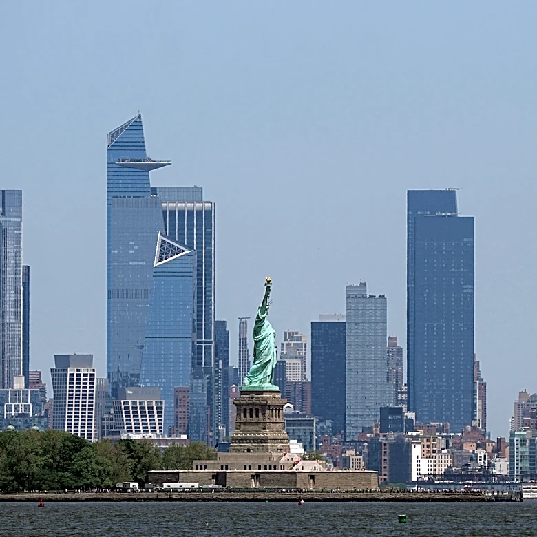 Boat capsizes in New York Harbor, woman and 5-month-old baby die