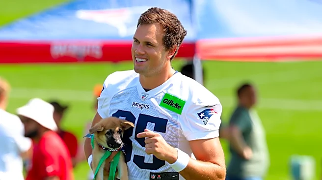 Hunter Henry ends limbo, signing a 2-year extension with Patriots through 2027