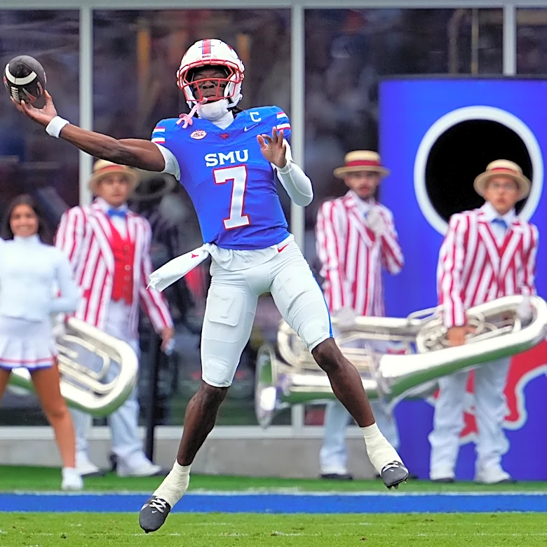 SMU QB Kevin Jennings limited in practice by jammed finger, but no concerns about season opener
