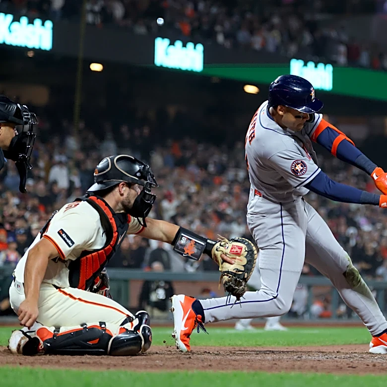 Jeremy Peña hits go-ahead single, Isaac Paredes 2-run double in 10th as Astros rally past Giants 6-3