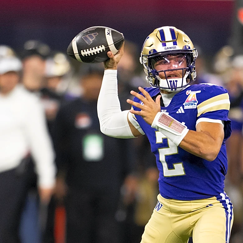 Washington quarterback Demond Williams Jr. seamlessly leading program after awkward near-departure