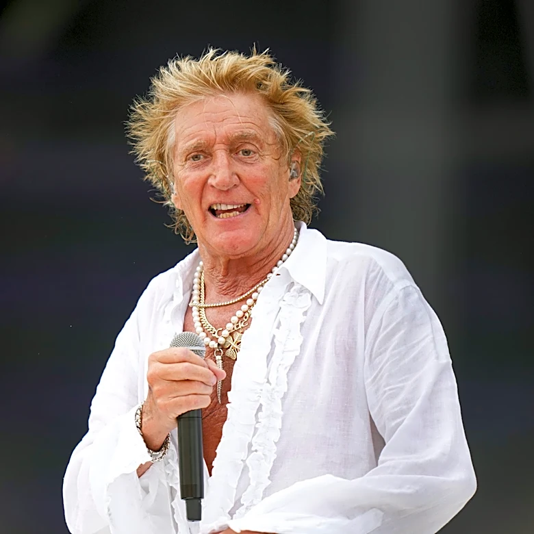 Sir Rod Stewart calls off remaining tour dates after coronary stent procedure