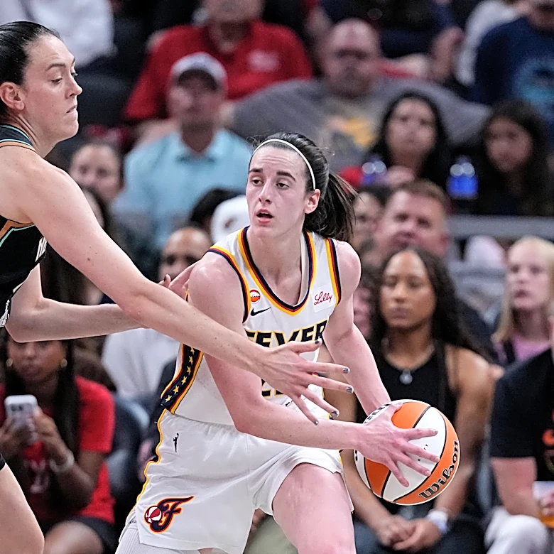 Kelsey Mitchell, Caitlin Clark help Fever continue hot streak with 106-92 victory over Liberty