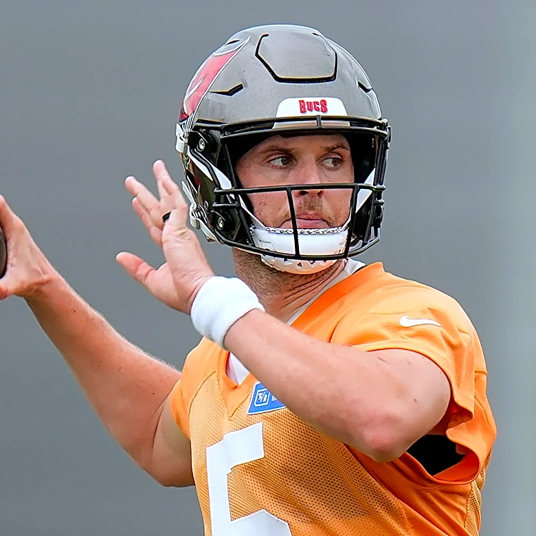 Buccaneers wide receiver Emeka Egbuka limps off vs Jets in joint practice, doesn't return