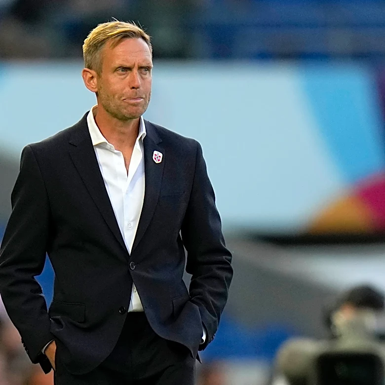 Martin Sjogren dismissed as head coach of the last-place Chicago Stars