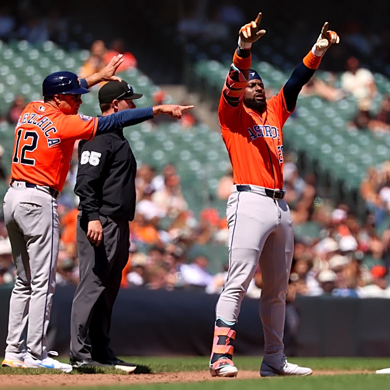 Allen hits go-ahead sacrifice fly, Houston bullpen allows just a run as Astros beat Giants 2-1