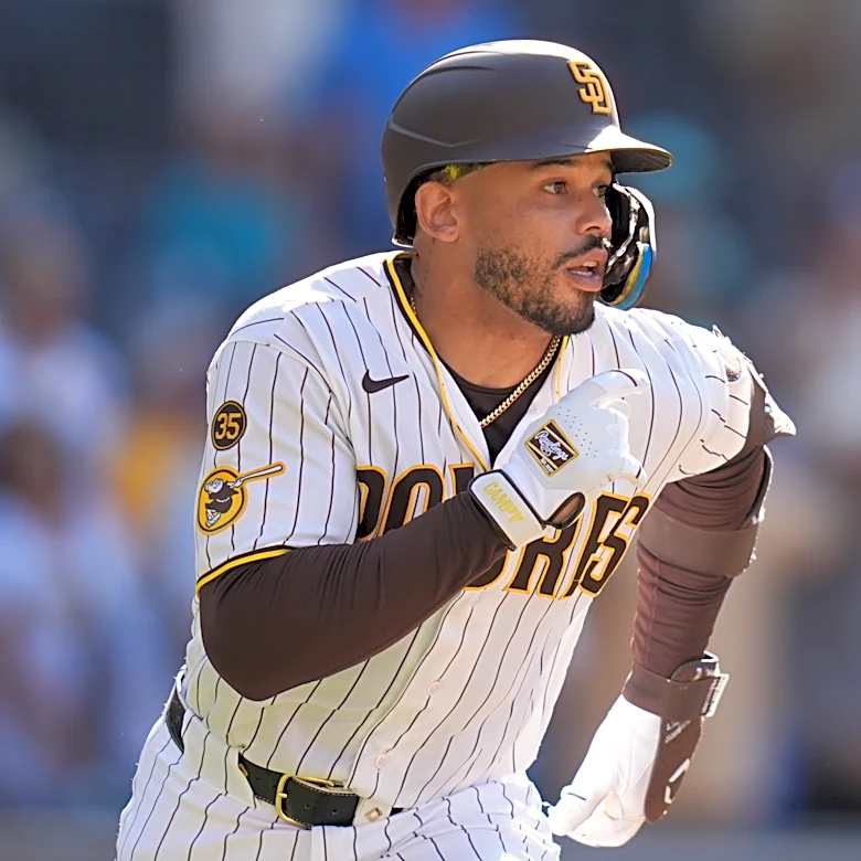 Padres win 4-3 in 11 innings to sweep MLB-leading Brewers