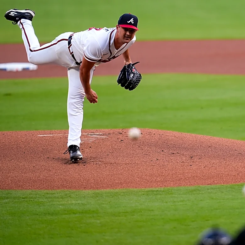 Thomas homers to back Mahle in the Braves' 6-3 victory over the Mets