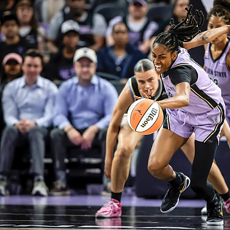 Tiffany Hayes comes off the bench to score a season-best 22 points as Valkyries beat Sky 91-71
