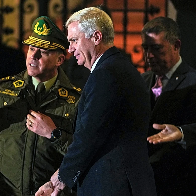 Chile moves hundreds of inmates to a new prison as President Kast ramps up security push
