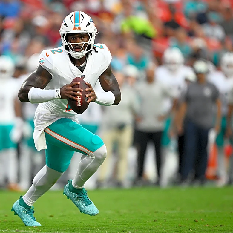 Dolphins' Malik Willis has impressive start, Marcus Mariota injured as Commanders win 20-7