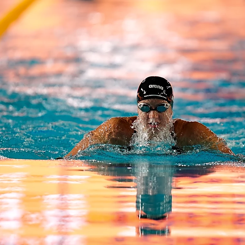 Kate Douglass blazes to 50 free world record in Pan Pacific prelims