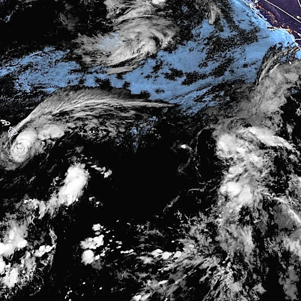 Hawaii's Big Island lashed by rain and wind as Tropical Storm Lala strengthens