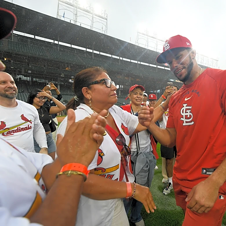 Joshua Báez of the Cardinals hits 3 homers in his first 3 at-bats in a historic major league debut