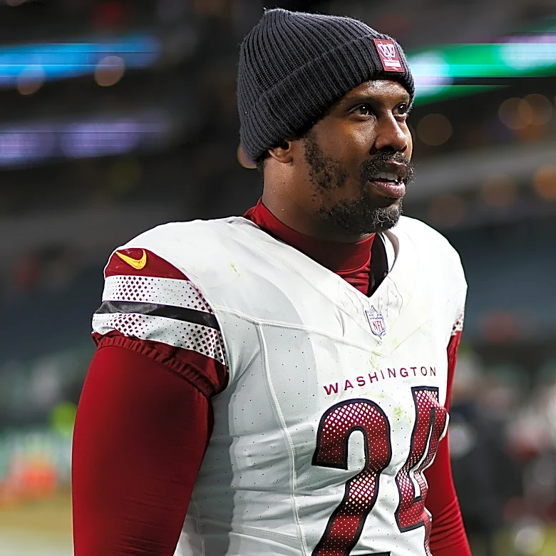Von Miller is set to join his hometown Dallas Cowboys after agreeing to 1-year deal