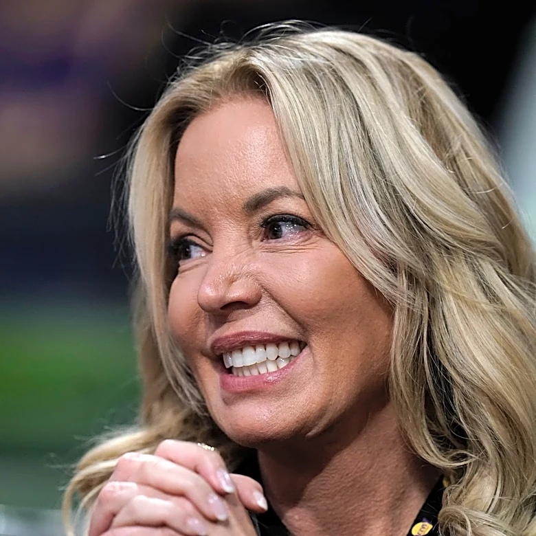 Buss family will sell minority ownership stake in Lakers to Kushner and Iger, reports say