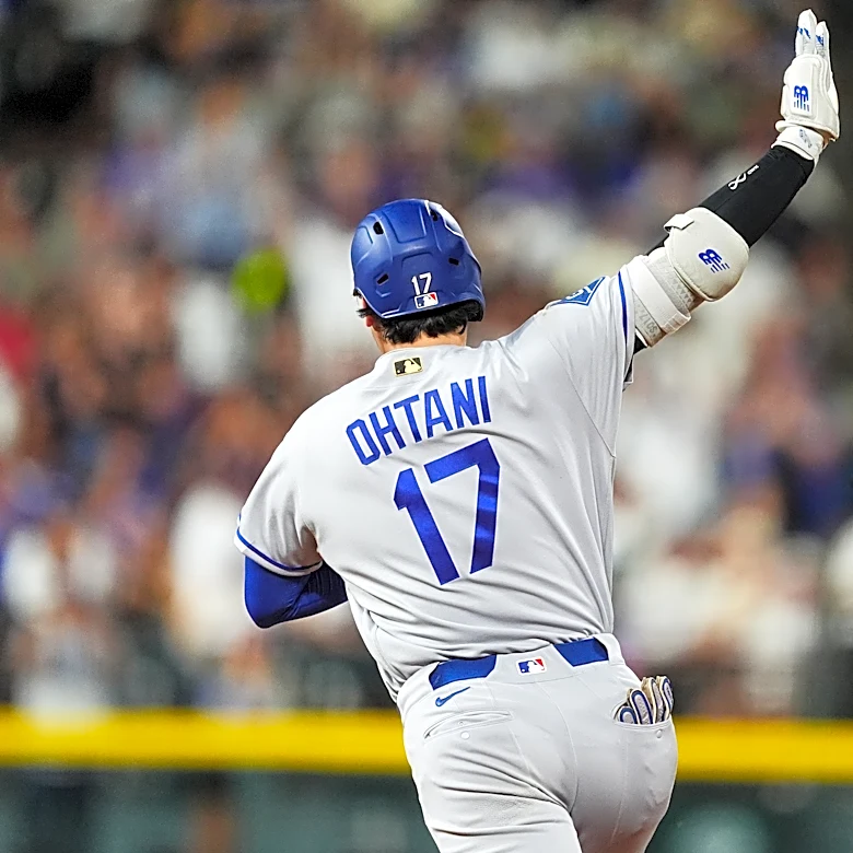 Ohtani says knee felt good after recent bullpen session, powers Dodgers with 2 homers in 11-5 win