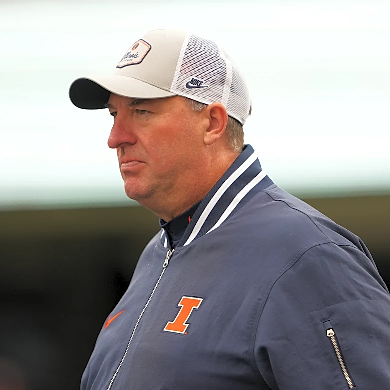 Illinois turns to new QB to keep unprecedented run going
