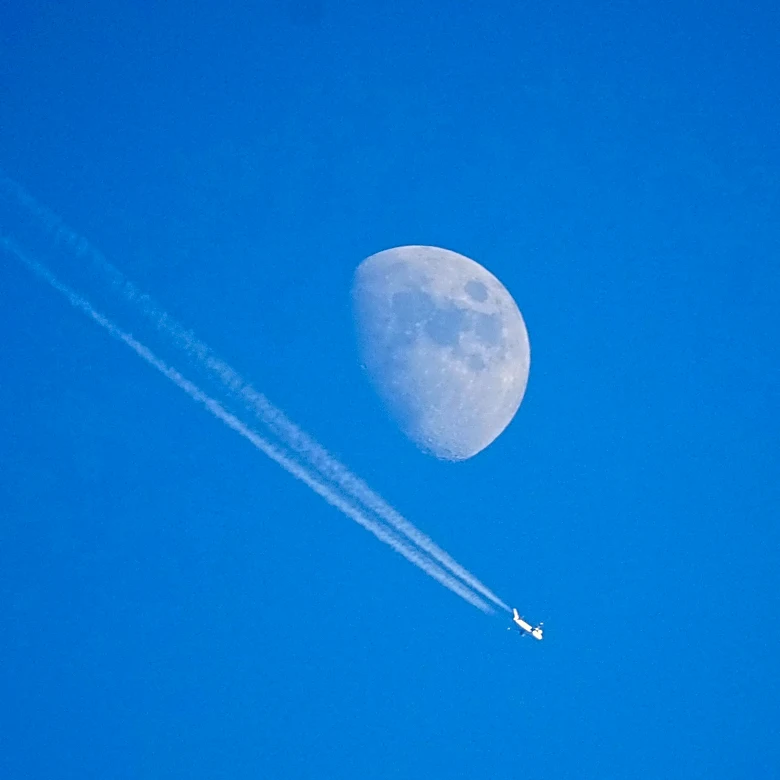 The UK and Google are testing changes to flight paths to tackle aviation's climate impact