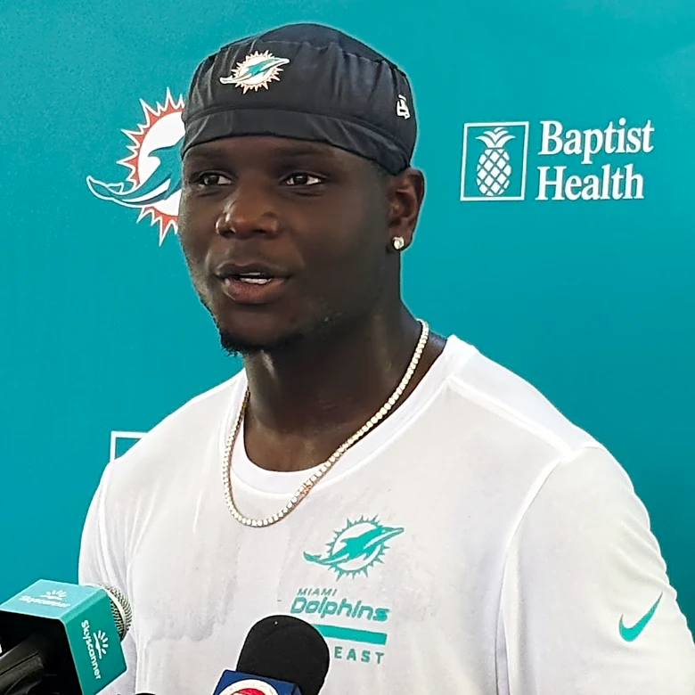 Chris Bell returns to practice, potentially adding another option to Dolphins’ young receiving corps