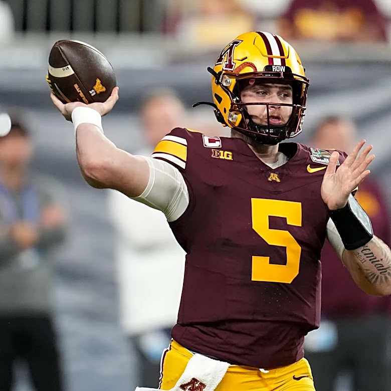 Minnesota brings ample experience back for Fleck's 10th season, with QB Lindsey leading the offense