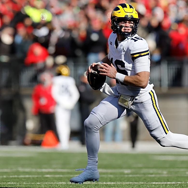 Stanford names Michigan transfer Davis Warren as starting quarterback