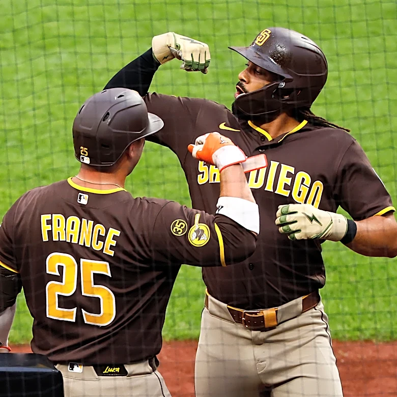 Padres' Tatis favors robbing home runs over hitting them in 5-2 win over the Mets