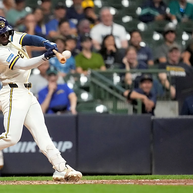 Power surge fuels record-tying night for Brewers in 22-0 rout of Mariners
