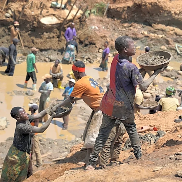 Mobile gold miners in eastern Congo complicate health workers' efforts to contain Ebola