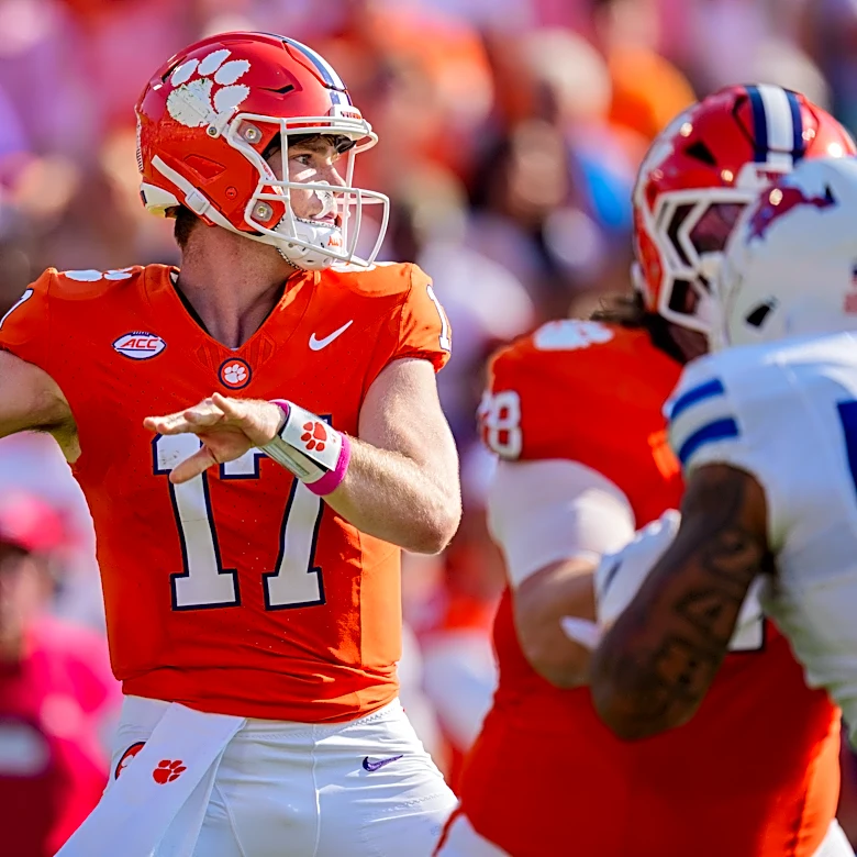 Clemson's Dabo Swinney, QB Vizzina out to turn things around after disappointing season