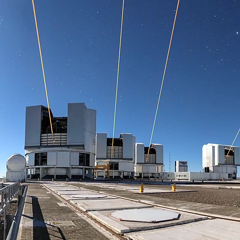 Telescope spies the fastest star in the Milky Way zipping around a black hole