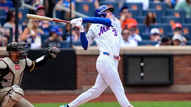 Carson Benge hits a two-run homer to help the surging Mets past the Padres, 4-2