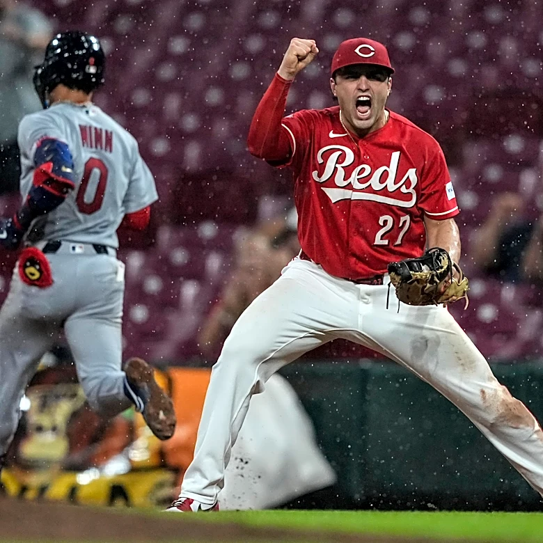 Sal Stewart's 3-run homer helps the Reds rally to beat the Cardinals 5-4