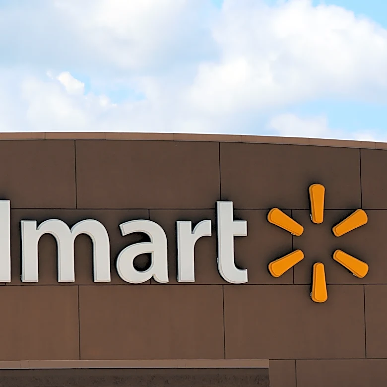 Walmart strong again in second quarter, but its outlook is reserved