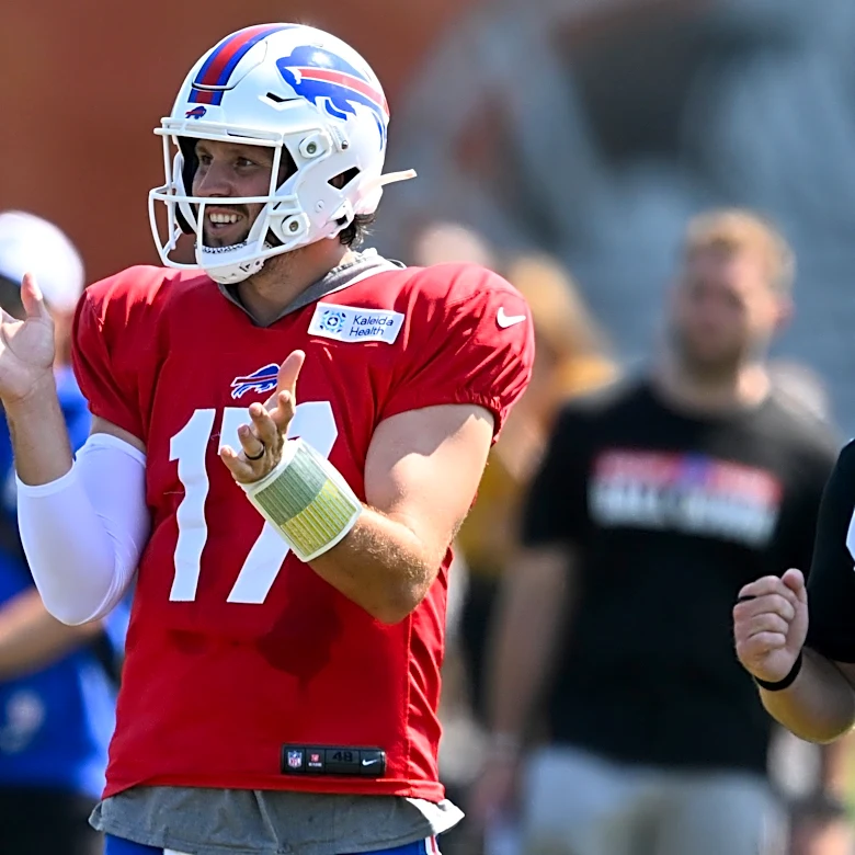 Allen gives Browns up-close view of franchise QB as Watson-Sanders battle nears finish