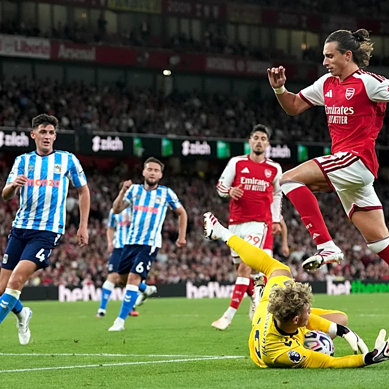 Arsenal, Marseille and Real Betis begin league campaigns with wins and clean sheets