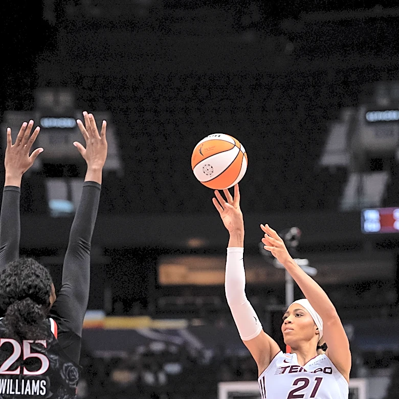 Tempo snap 12-game skid with an 82-79 win over the Fire at Rogers Arena in Vancouver