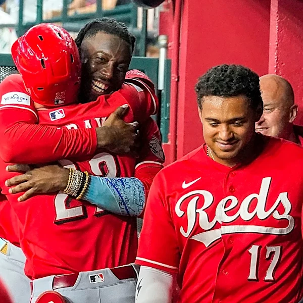 Bleday hits for cycle, De La Cruz also has 4 hits as Reds rout Diamondbacks 11-5