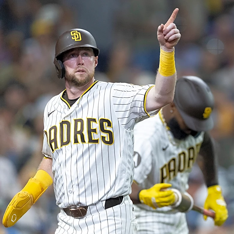 Padres rally behind Cronenworth, France in 7th inning to beat Twins 7-5