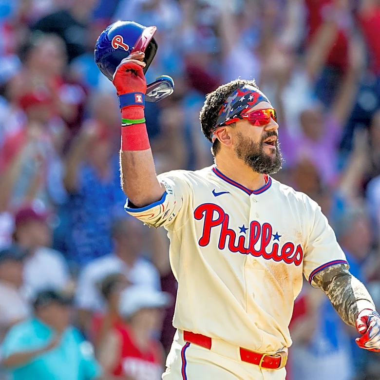 Schwarber's 2-run HR with 2 out in 9th rallies Phillies for a 6-4 win over the Cardinals