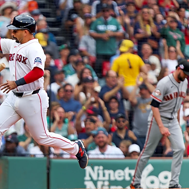 Sogard's solo homer starts Red Sox rally in 5-4 win over Giants