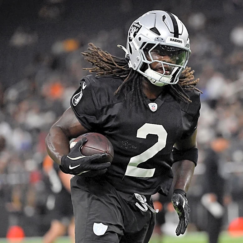Las Vegas Raiders' Ashton Jeanty suffers apparent injury during practice