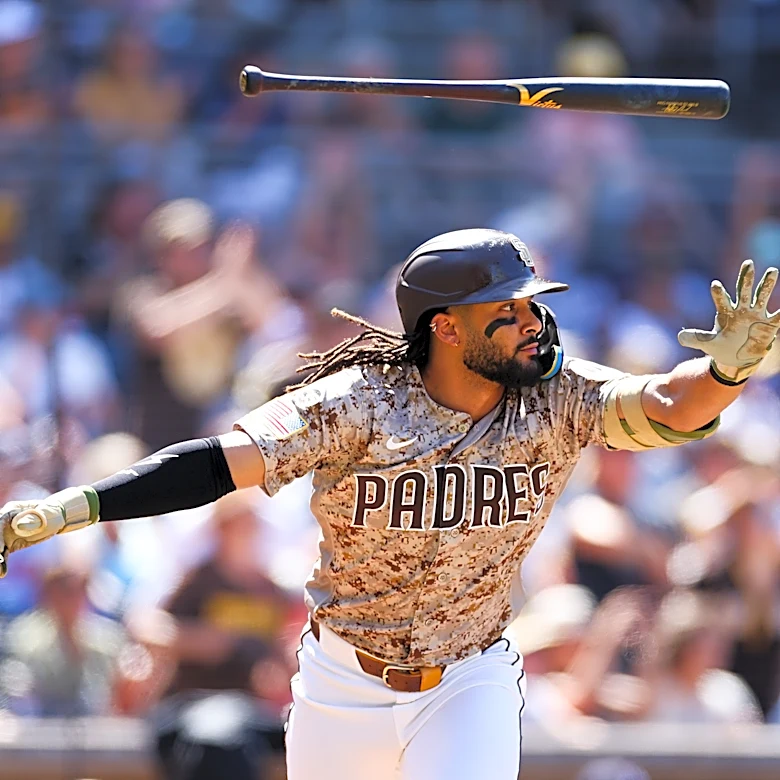 Tatis homers twice, drives in 4 runs to lead Padres to 8-1 win, 3-game sweep of Twins