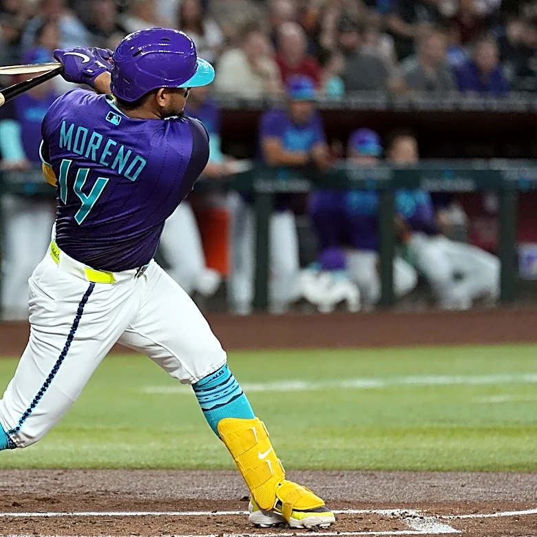 Ildemaro Vargas' 2-run triple highlights rally that pushes the Diamondbacks past Reds 5-3