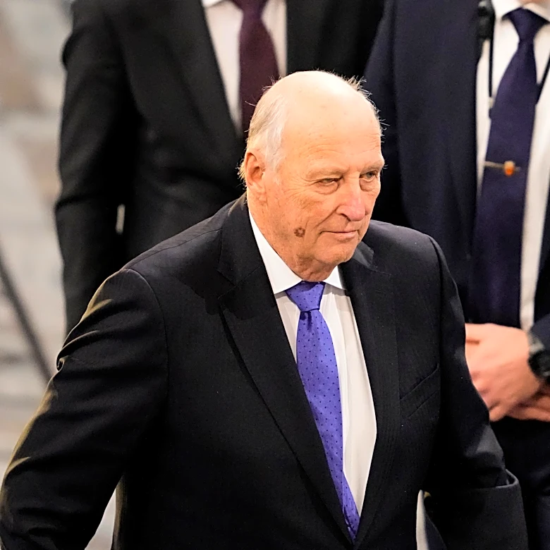 The health of Norway's King Harald deteriorates over the weekend