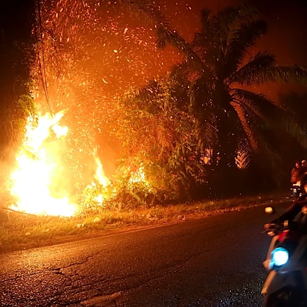 Indonesia intensifies aerial firefighting as wildfire haze spreads to Malaysia