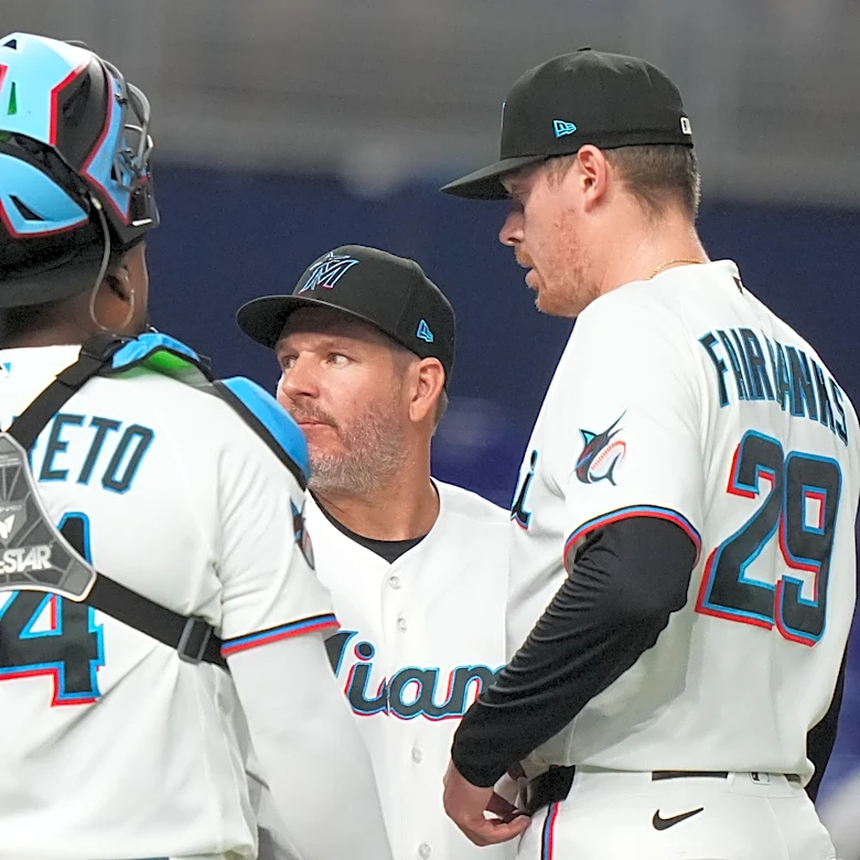Marlins' Pete Fairbanks leaves with nerve irritation and numbness after facing 1 batter vs. Red Sox