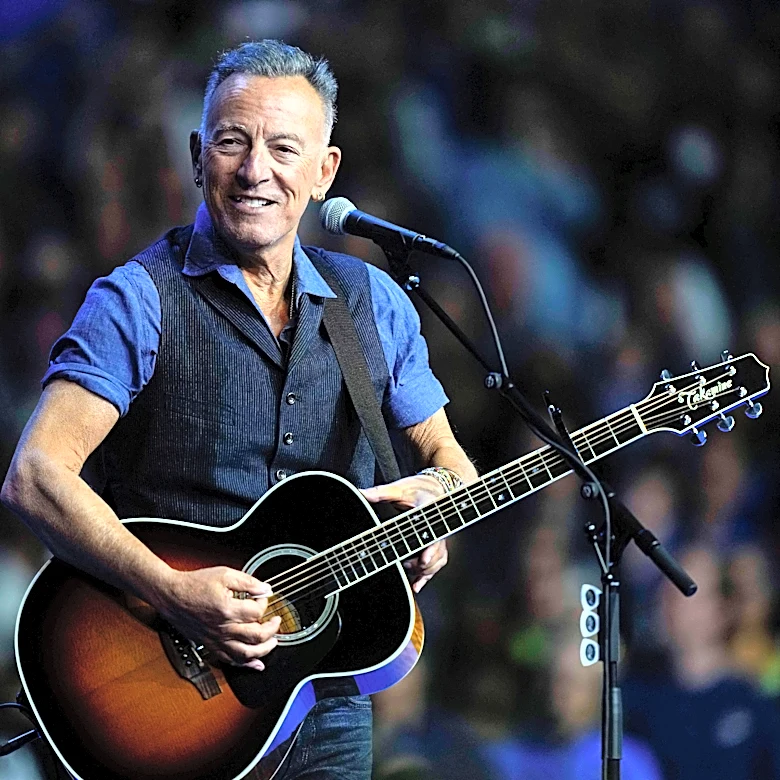 Veterans’ fundraiser draws Bruce Springsteen, Hasan Minhaj and Jon Stewart