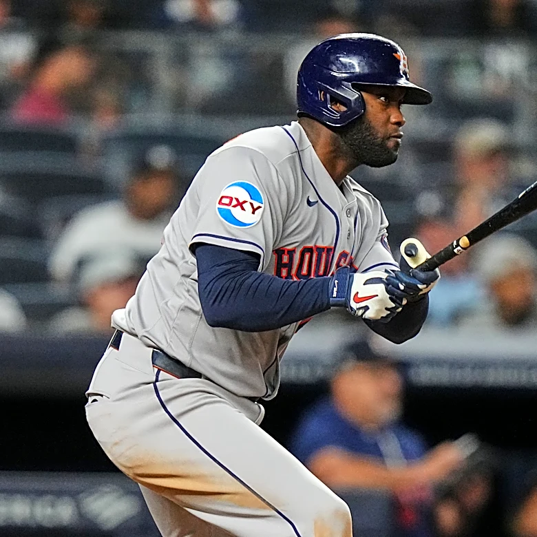 Yordan Alvarez hits go-ahead triple in 8th inning as Astros outlast Yankees 9-7