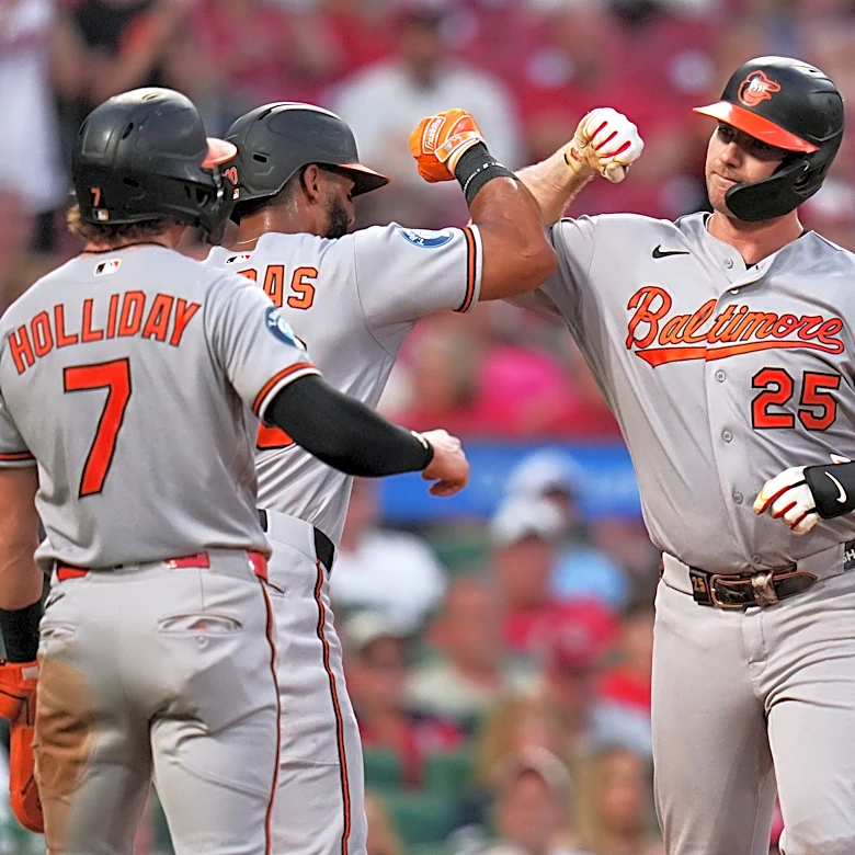 Jackson Holliday shines for Orioles at Busch Stadium, where his dad starred for the Cardinals